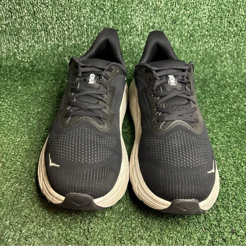 Men's 11.5 2E (WIDE) Hoka Men's Arahi‎ 7 Black White Shoes Sneakers 1147870-BWHT
